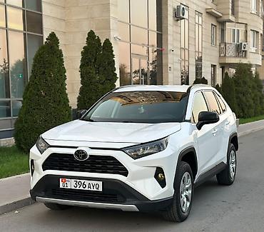 Toyota RAV4: 2021 г., 2.5 л, Автомат, Бензин, Кроссовер