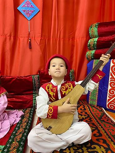 Балдардын карнавалдык костюмдары киреге берилет: Детские национальные костюмы для праздников и выступлений - Комплекты — 10