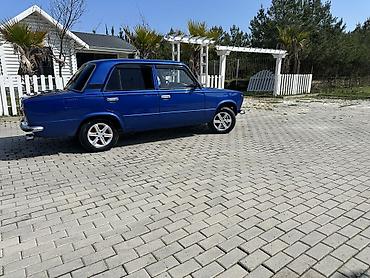 VAZ (LADA): Model: Lada (VAZ) 21011 Kuzov: sedan, 4 qapı Rəng: parlaq göy Nömrə — 4