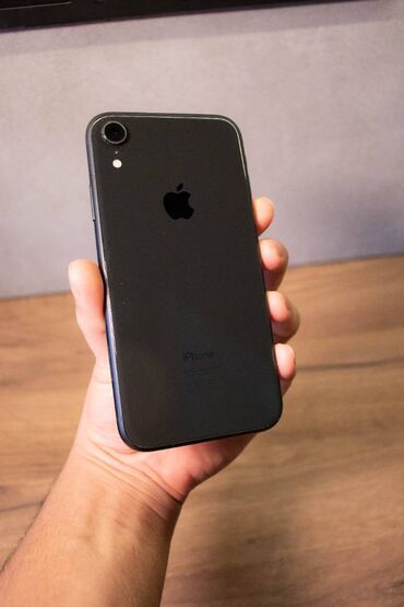 Apple iPhone: IPhone Xr, Б/у, 64 ГБ, Black Titanium, Наушники, Чехол, Кабель, 64 %