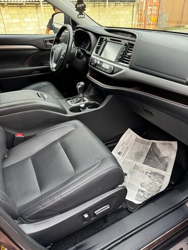 меняю или продаю: Toyota Highlander: 2019 г., 3.5 л, Вариатор, Гибрид