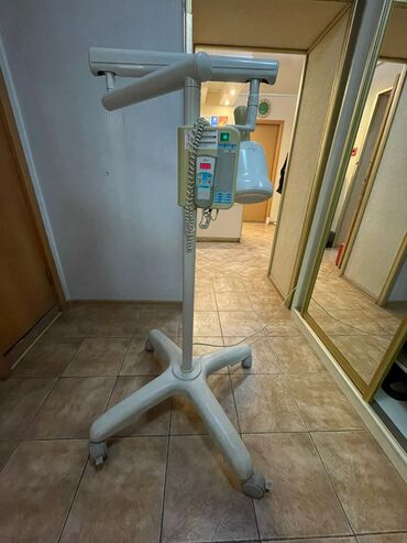 стоматологические установка: Кресло и рентген. состояние на фото. у кресло нужно заменить шланги и