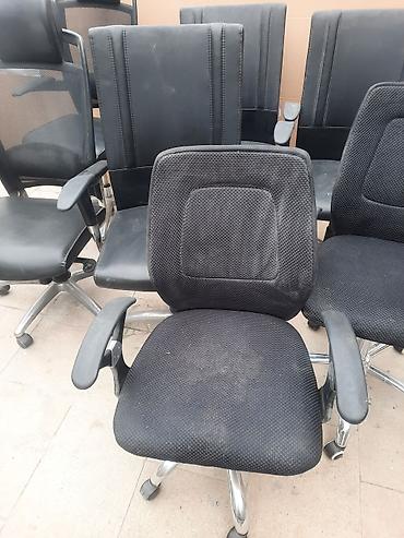 Ofis dəst mebeli: Ofis mebelləri dəsti Tərkib: - 1 ədəd qonaq/konfrans kreslosu — 12