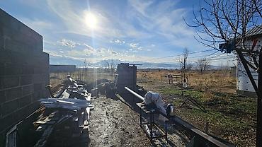 Продажа коттеджей и домов: 🏠 Срочно продаётся дом в Ак-Ордо 3 📐 Площадь дома: 50 м² 🌿 Участок: 4 — 10