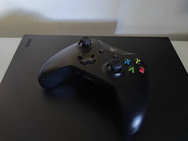 Xbox One: XBOX One X 1Tb Prodajem Xbox One X konzolu, polovna, vrlo malo — 4