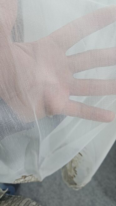 Parçalar: Ağ rəngli, şəffaf tül parça. Yüngül və zərif görünüşü ilə pərdələr — 10