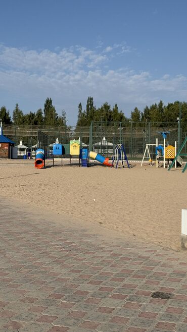 Иссык-Куль 2025: Коттедж, коттедж ЦО Евразия, Кара-Ой (Долинка), Охраняемая территория, Парковка, стоянка, Футбольное поле — 4