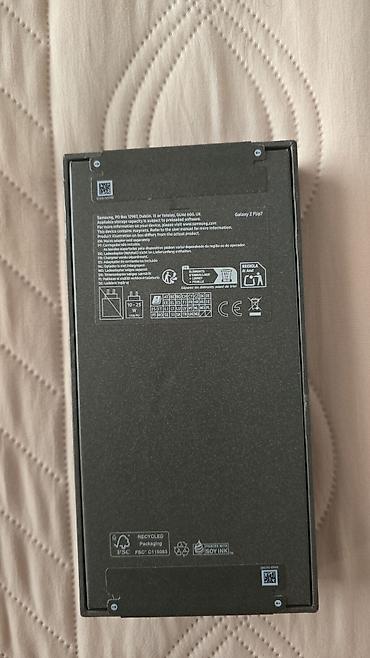 samsunk: Samsung Galaxy Z Flip7, rəng - Qara — 2