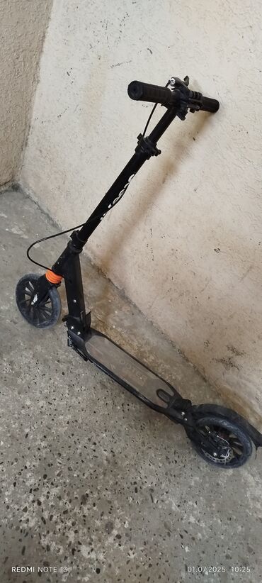 купить самокат в баку: Scooter 100azn.2.3defe surulub.Scooter firmasidir.Sehifedeki velosiped