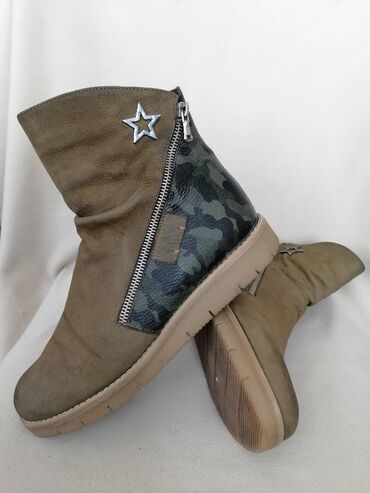 Gležnjače: Gležnjače, Stefano, 38 — 9