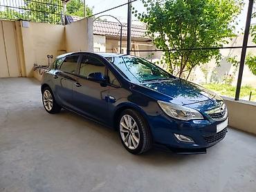 gence masin salonu: Opel Astra: 1.4 l | 2010 il 243000 km Hetçbek — 1