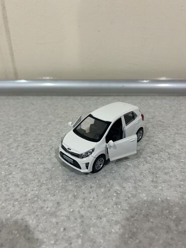 Oyuncaqlar: Təcili Satılır. Endirim Var. Ford Mustang sport modelka satılır.USA — 19