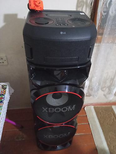 Audio: LG XBOOM səs sistemi - Marka/model: LG XBOOM (iki böyük wooferli — 1
