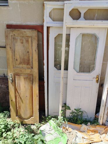 hamam qapsı: Satılır Taxta qapilar ikinci əl 0516058028