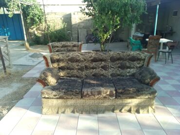 Bağ evi və bağ üçün hərşey: İşlənmiş, Klassik divan, Divan