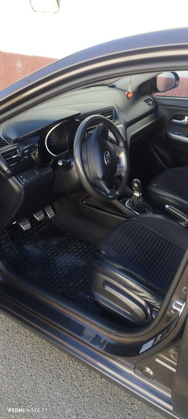 Kia: Kia Rio sedan - Korpus: 4 qapılı sedan, tünd qəhvəyi rəng - Kuzov — 11