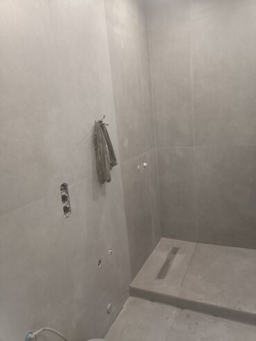 Укладка плитки: Подготовка стен для укладки, Резка плитки, Гидроизоляционные работы Больше 6 лет опыта — 12