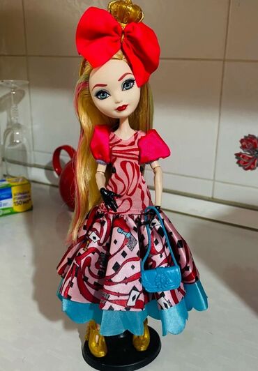 купить кошку сфинкс: Кукла Ever After High Apple White). Куколка идеального