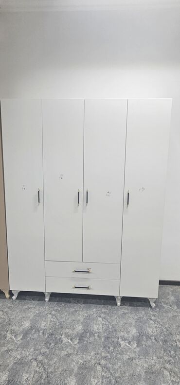 Dolablar: Yeni, Açılan, 4 qapılı Düz dolab, Rusiya