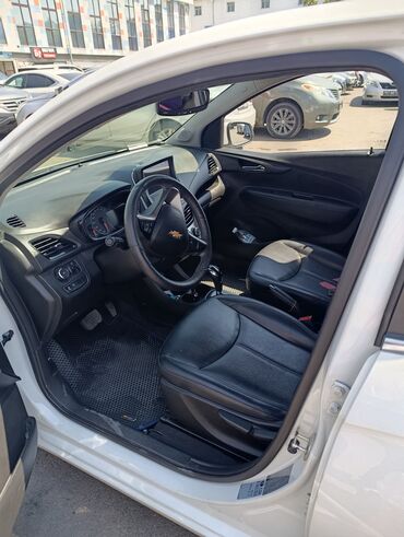 Chevrolet: Chevrolet Spark: 2017 г., 1 л, Вариатор, Бензин, Хэтчбэк — 3