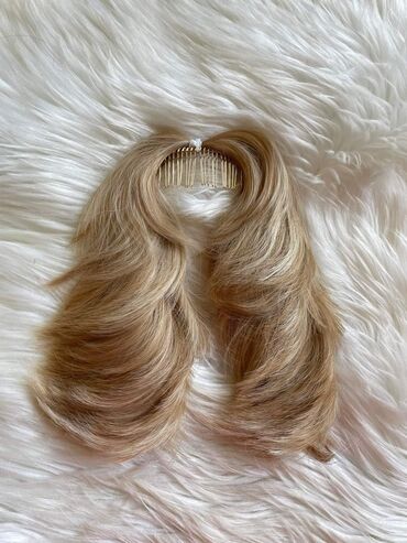 Perike i klipse: Novi model punđe sa češljićem
Cena:1300din na lalafo.rs — 4 Perike i klipse: Novi model punđe sa češljićem
Cena:1300din — 4