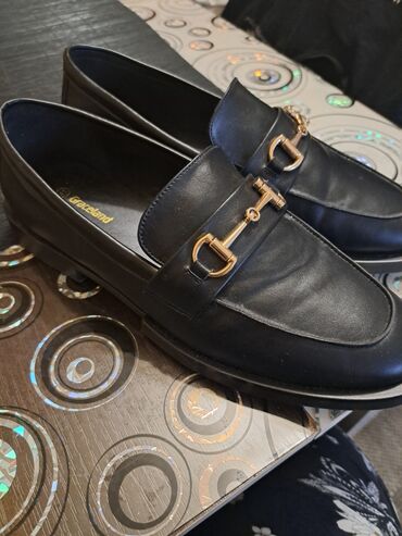Loafers: Loafers, Graceland, 41
