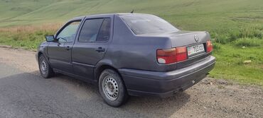 венто авто: Volkswagen Vento: 1993 г., 1.8 л, Бензин