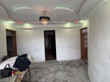 Həyət evləri və villaların satışı: 3 otaqlı, 1 kv. m, Kredit yoxdur, Orta təmir — 11
