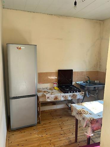 bağ evində: Ünvan Xırdalan şəhər. Aaaf parkın arxası. 1 otaqlı həyət evi – — 4