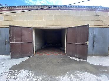 Qaraj satılır: Yan-yana iki qarjdi hər birin sahəsi 16km.metrdir. 2si birlikde 24 -da lalafo.az — 9 Qaraj satılır: Yan-yana iki qarjdi hər birin sahəsi 16km.metrdir. 2si birlikde 24 — 9