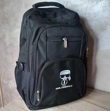 Torbe: Podeljeni unutrašnji deo + srednji i dva mala dela, skladište za piće — 11