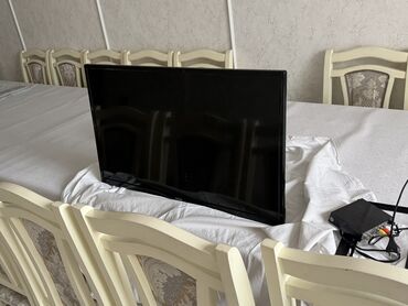 держатель для телевизора: LED Skyline 32YT5900 С диагональю экрана 81 см В отличном состоянии