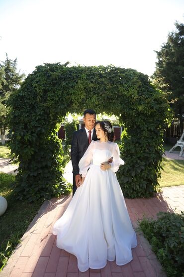 дома в оше в Кыргызстан | Продажа домов: Продаю свадебное платье Индивидуальный пошив от дома моды Vonama в Оше