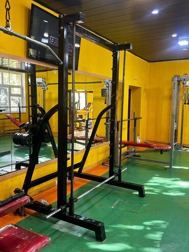 Digər trenajorlar: Smith Machine Trenajor Tam isler veziyyetde endirim olacaq