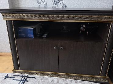 teve stent: Tek qapili dolab ve televizor altligi satilir birlikde.Her ikisi ela — 3