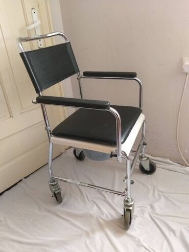 Invalidska kolica: Nemacka toaletna invalidska kolica marke ORTOPEDIJA u super ocuvanom — 2