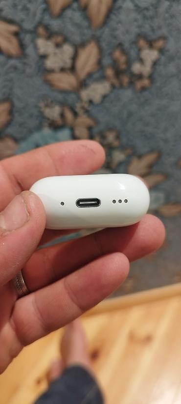 Qulaqcıqlar: Apple AirPods ( 4-cü nəsil) simsiz qulaqcıqlar - Rəng: ağ - Şarj — 4