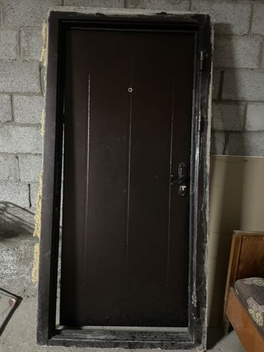 дверь с коробкой цена: Входная дверь, Металл, Правосторонний механизм, Б/у, 195 * 85
