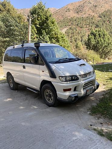багажник на делику: Mitsubishi Delica: 1997 г., 2.8 л, Автомат, Дизель, Минивэн — 3
