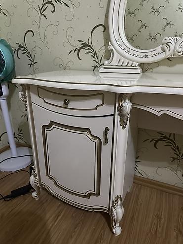 Туалетные столики: Туалетный столик, С зеркалом, цвет - Бежевый, МДФ — 4