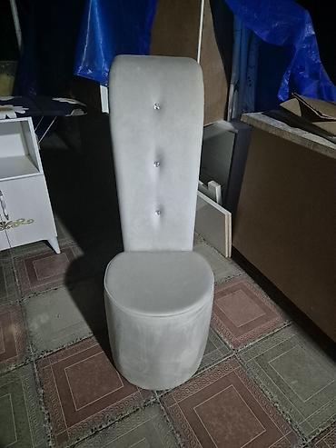 компьютерный и письменный стол: Məhsul: Ev üçün mebel və xalça dəsti 1) Yumşaq oturacaq-stul - — 1