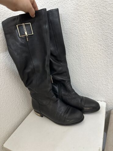 Другая женская одежда: Продаю женские одежды 1) Пальто альпака р50 новое 2500с 2) куртка р — 7