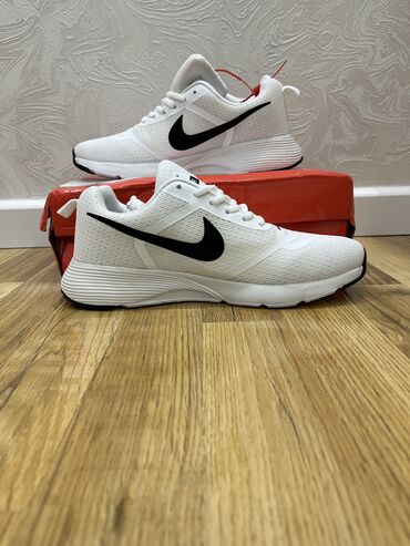 nike jordan: Nike, Ölçü: 40, rəng - Ağ, Yeni