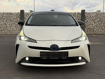 model y: Toyota Prius: 2019 г., 1.8 л, Автомат, Гибрид, Лифтбек — 2