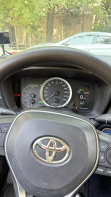 машина гибрид марки: Toyota Corolla: 2019 г., 1.8 л, Вариатор, Гибрид, Седан — 8