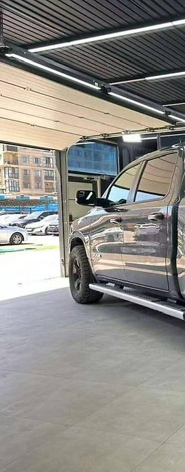 Грузовики: RAM 1500 Crew Cab — брутальный полноразмерный пикап с акцентом на мощь — 7
