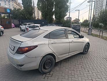помощь авто: Hyundai Solaris: 2012 г., Седан — 9