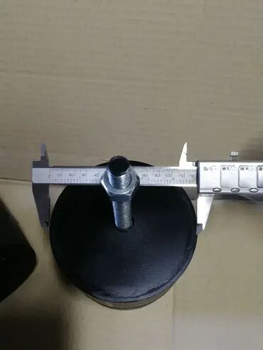 Ostalo: Podmetači i gumene stope sa metalom U ponudi su gumeni komadi sa — 7