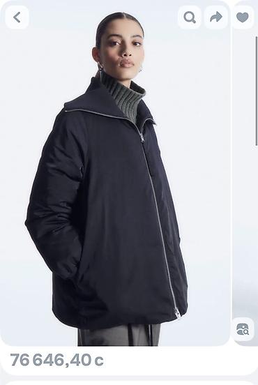 Пуховики и зимние куртки: COS бренд, размер L. Женская утеплённая куртка-оверсайз — 2