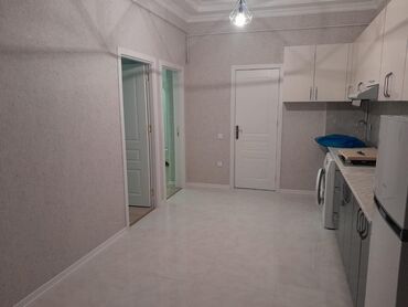 baki bina evleri: 2 комнаты, 70 м²